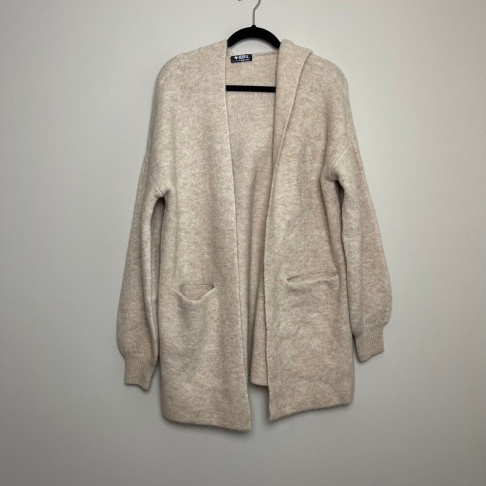 + Beryll Cashmere Cropped Coat with Hood in Marshmallow Soft Cozy One Size‎